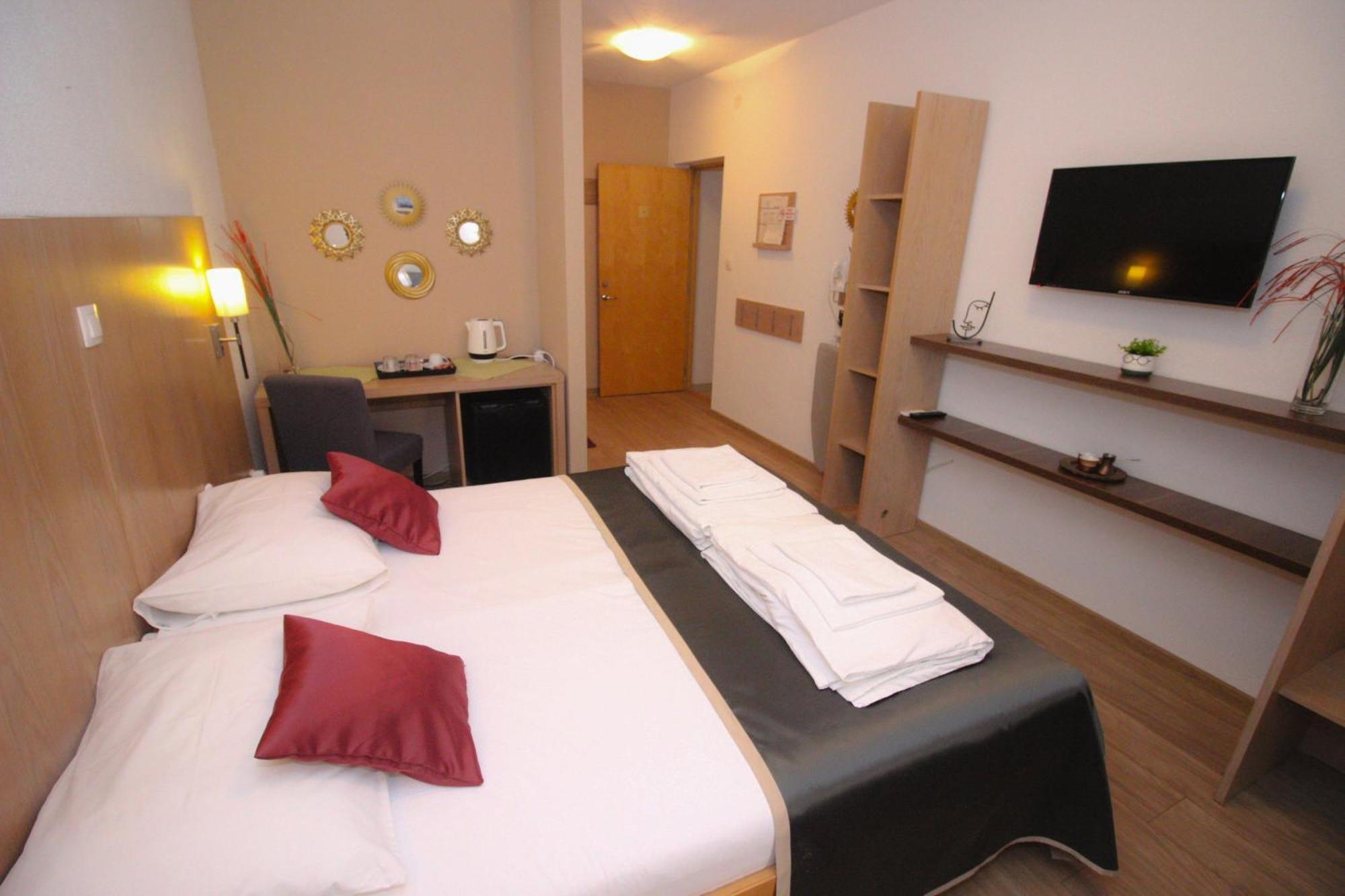 Villa Deny Mostar - With Free Parking Exterior photo