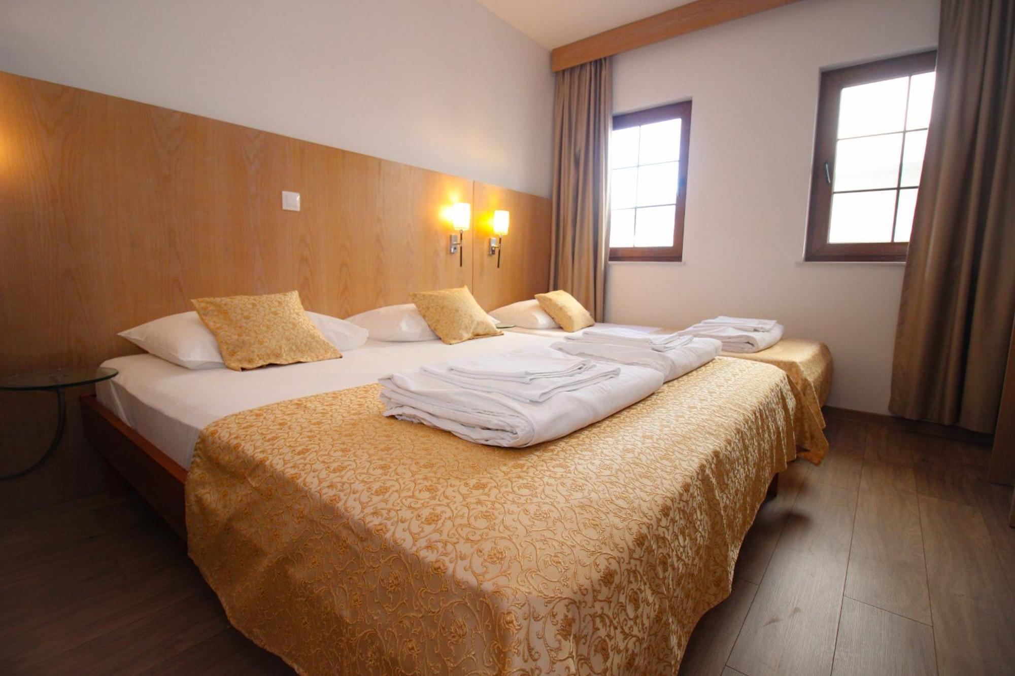 Villa Deny Mostar - With Free Parking Room photo